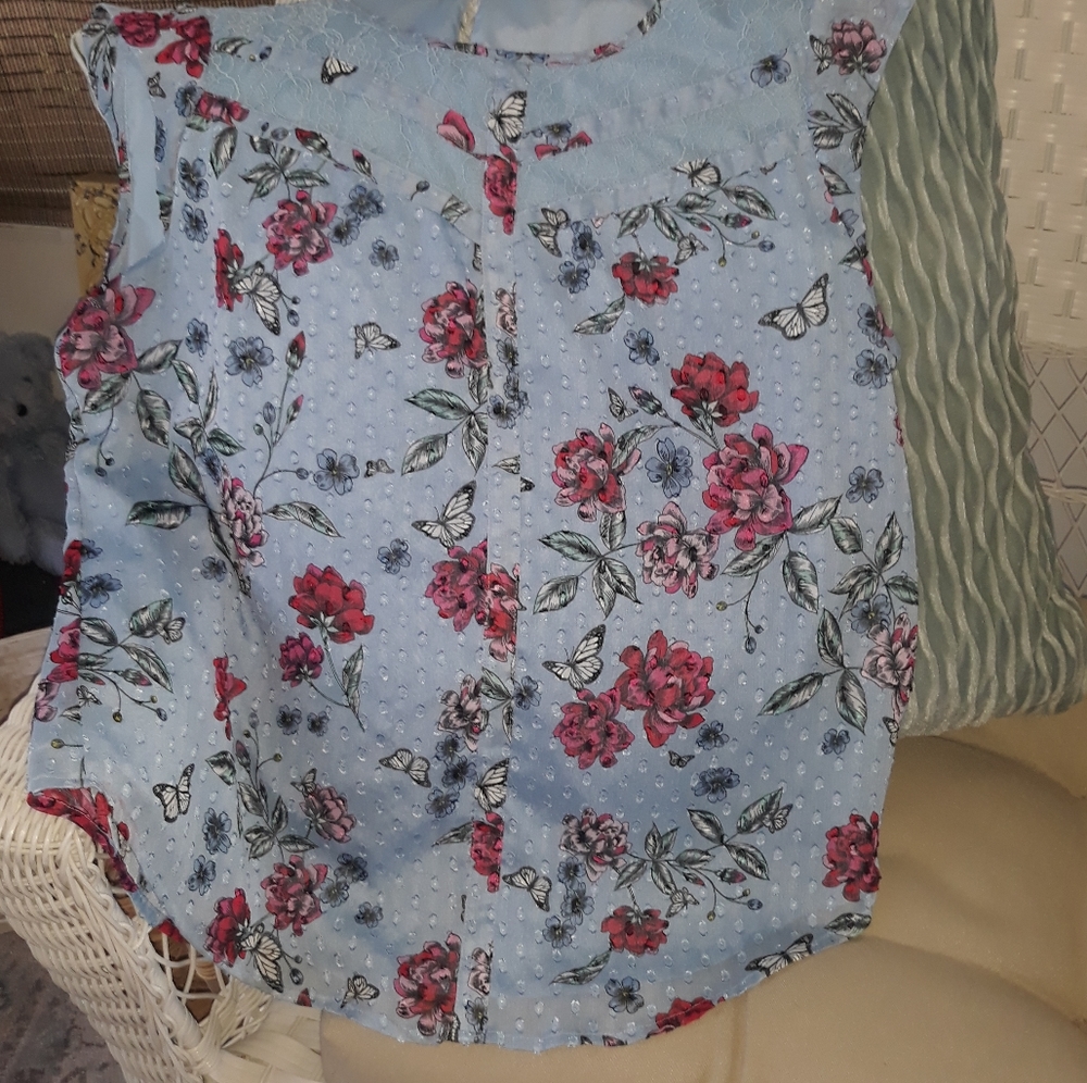 Candie's Floral Blouse